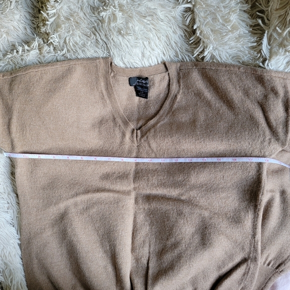 Lord & Taylor Merino wool sweater - Picture 3 of 5